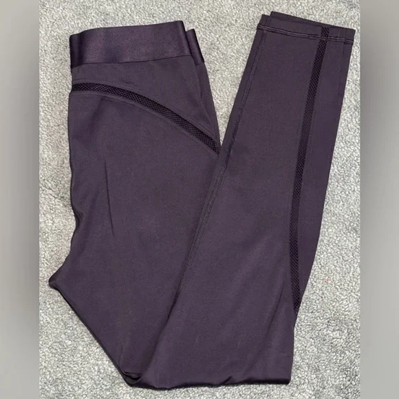Savage X Fenty Flow High Waisted Trimmed Mesh Leggings MEDIUM - Picture 2 of 9